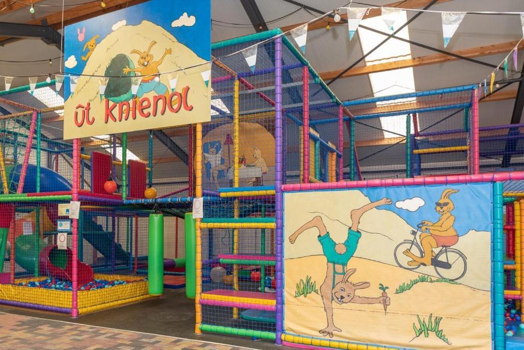Camping De Duinhoeve Chalet Vogel Not For Companies Nieuw-Haamstede Eksteriør bilde