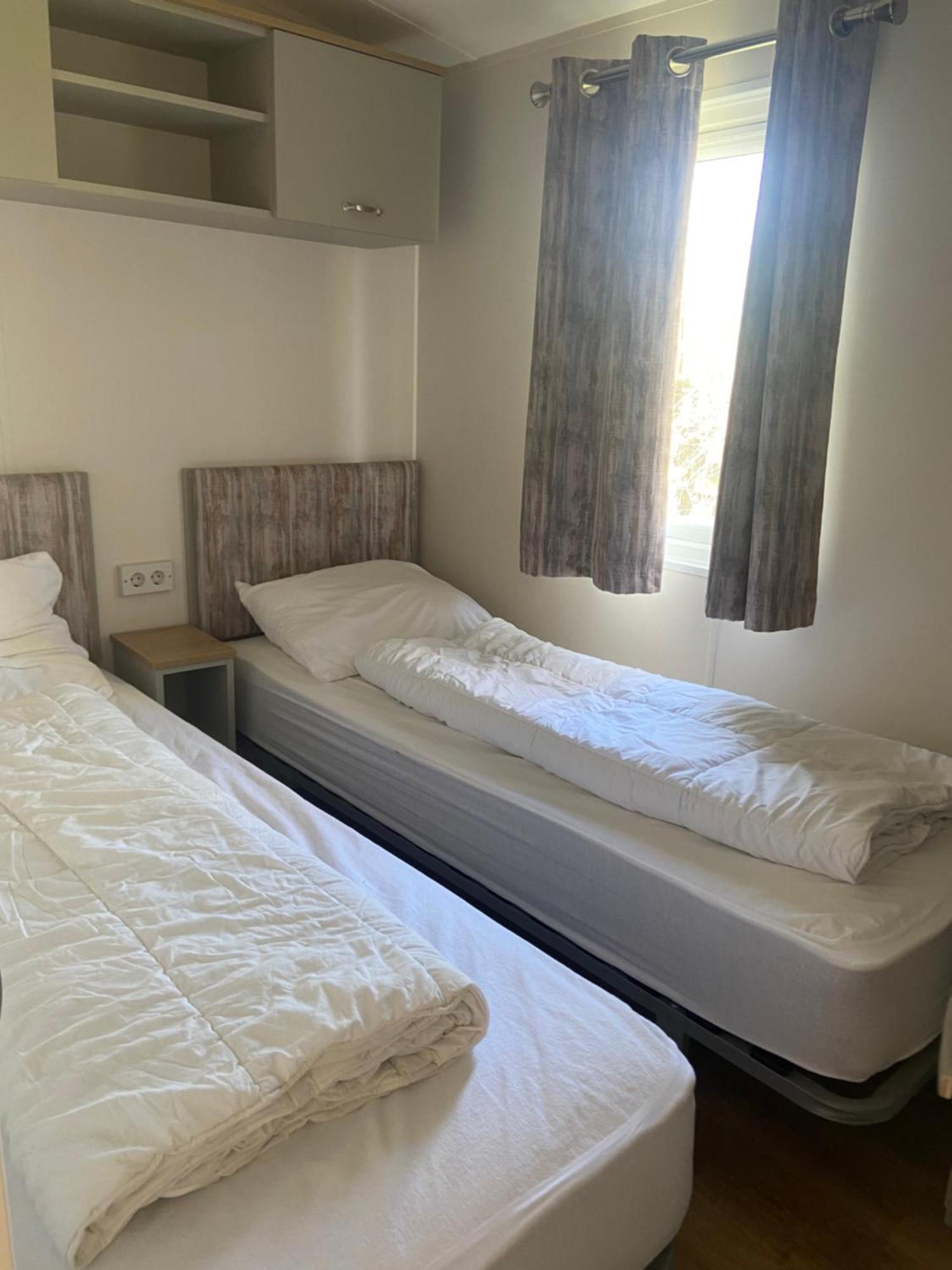 Camping De Duinhoeve Chalet Vogel Not For Companies Nieuw-Haamstede Eksteriør bilde