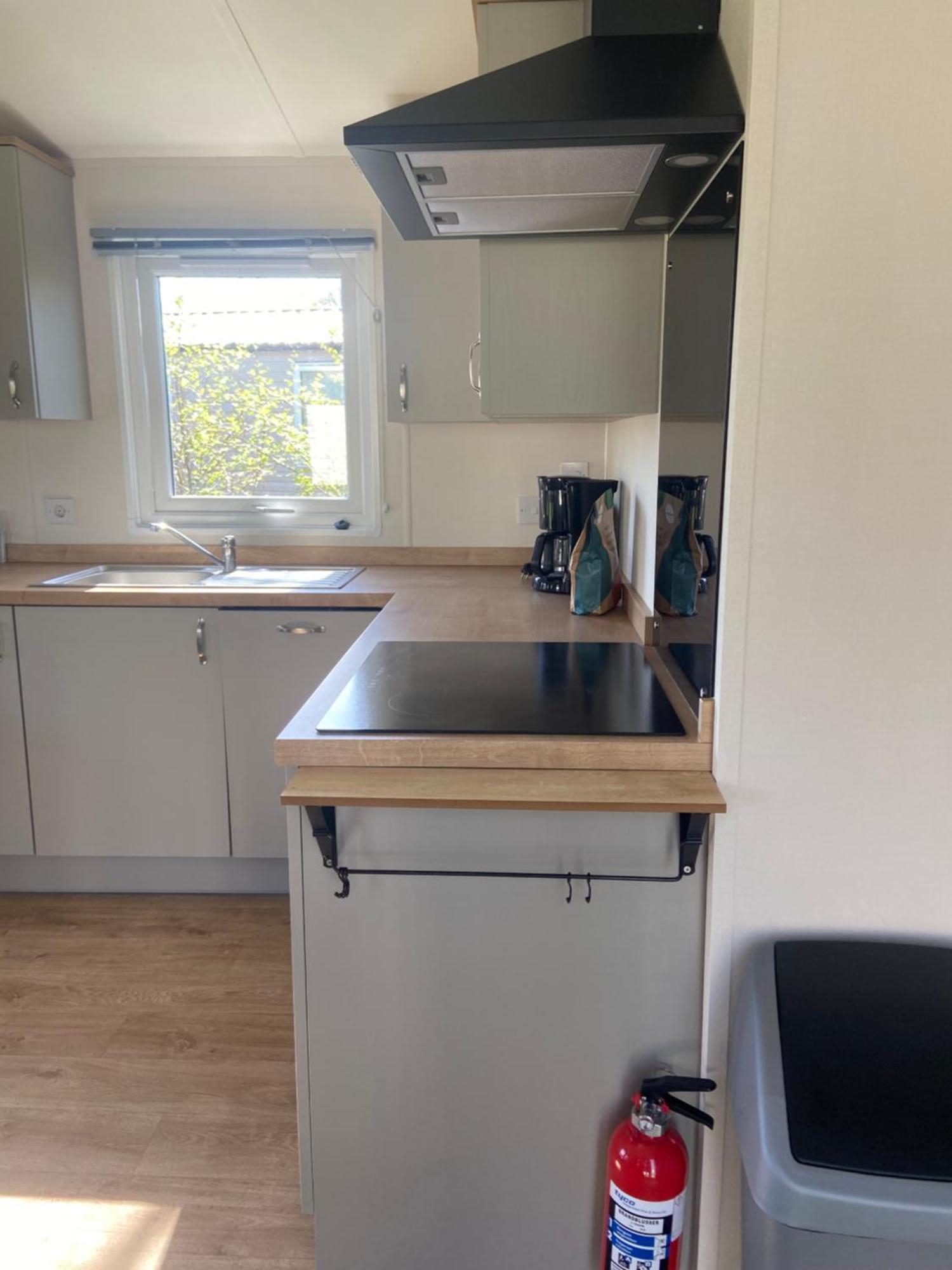 Camping De Duinhoeve Chalet Vogel Not For Companies Nieuw-Haamstede Eksteriør bilde